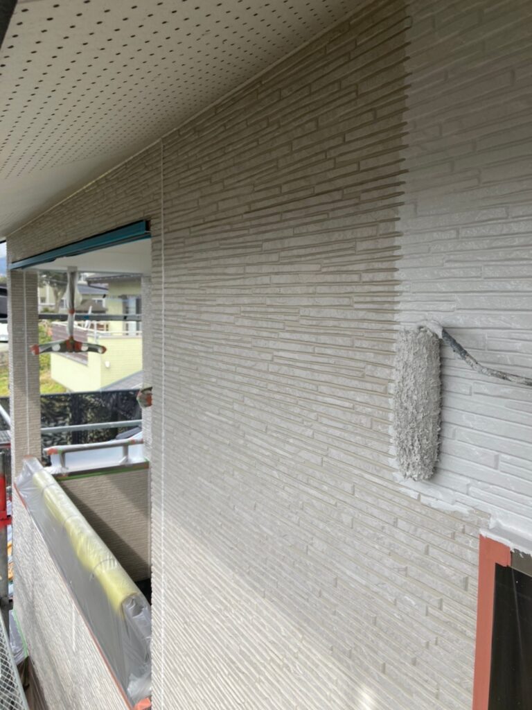 佐賀県鳥栖市 T様邸【住宅塗装】作業工程:外壁中塗り 写真9