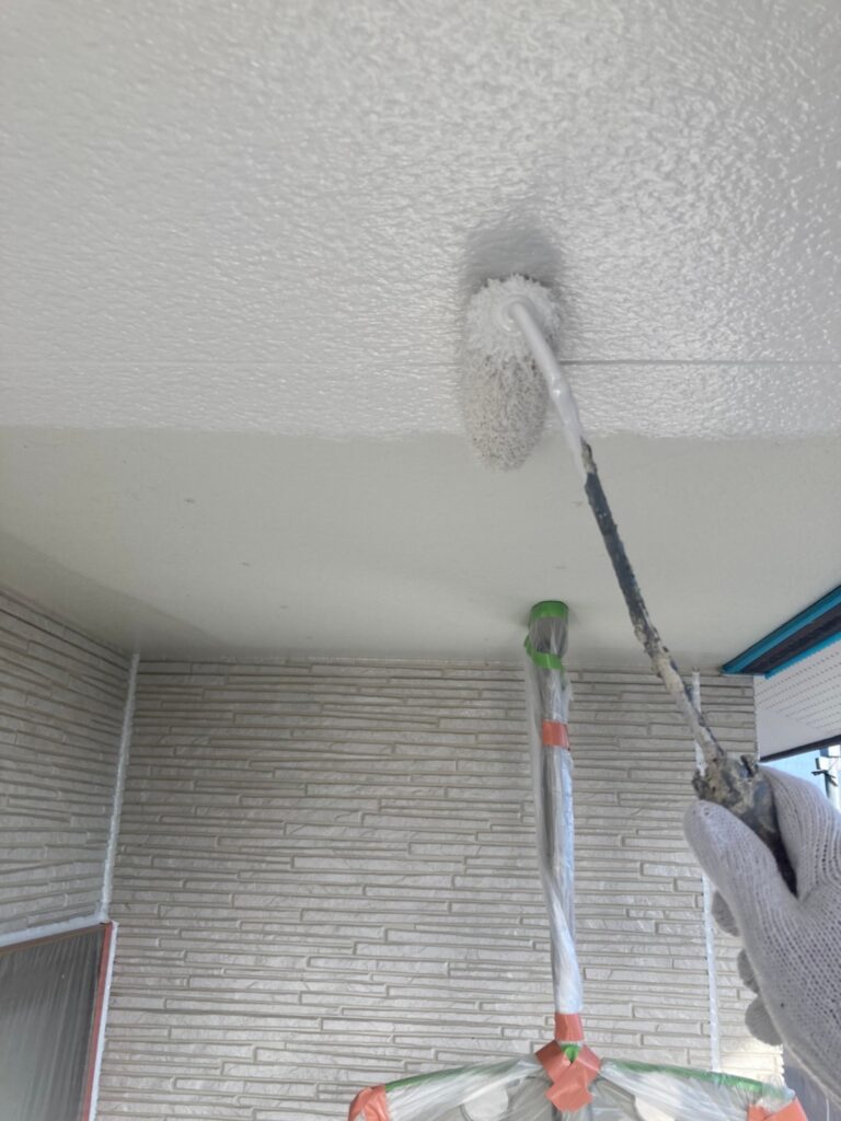 佐賀県鳥栖市 T様邸【住宅塗装】作業工程:軒天塗装 写真2