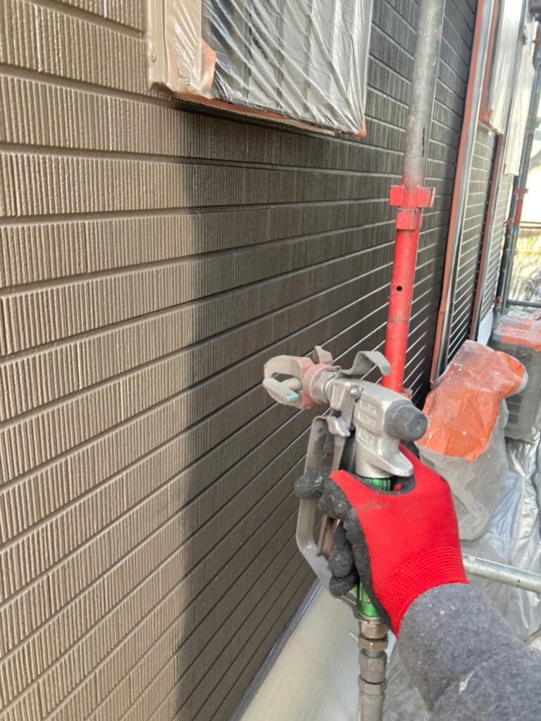 佐賀県鳥栖市 T様邸【住宅塗装】作業工程:外壁中塗り 写真3