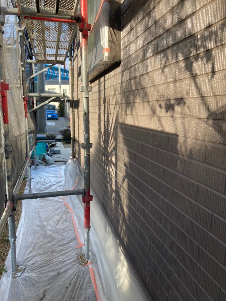 佐賀県鳥栖市 T様邸【住宅塗装】作業工程:外壁中塗り 写真4