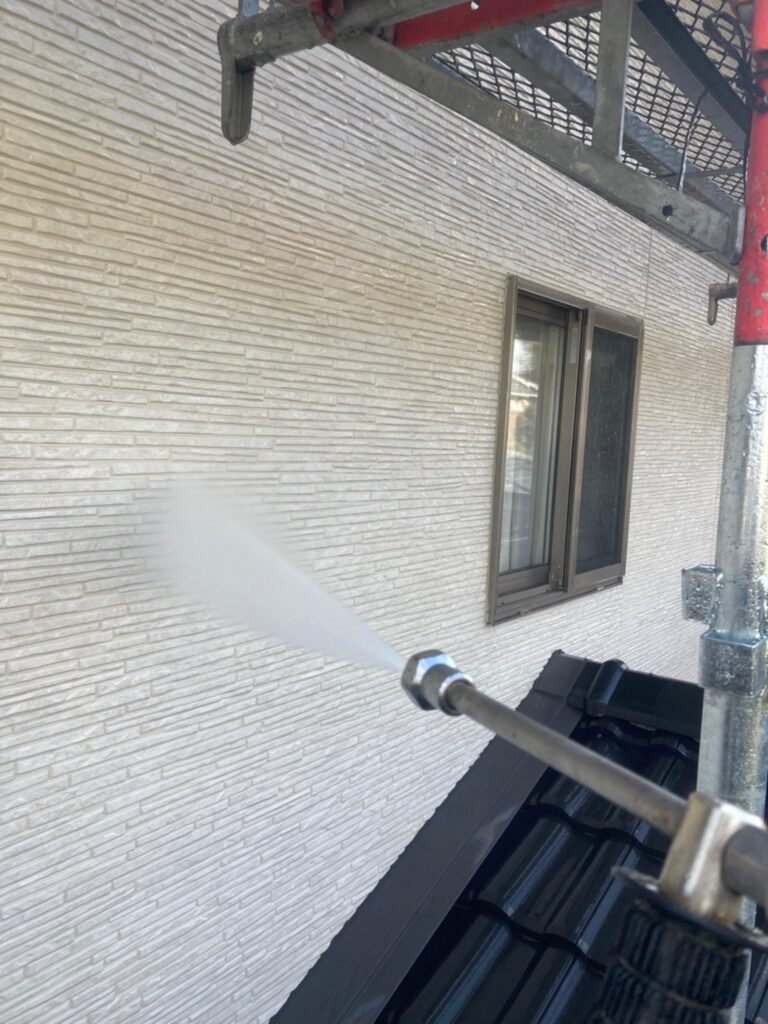 佐賀県鳥栖市 T様邸【住宅塗装】作業工程:高圧洗浄 写真5