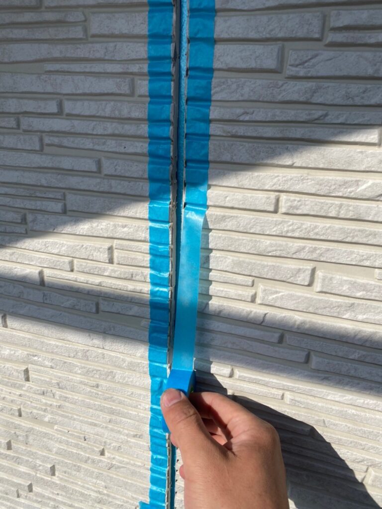 佐賀県鳥栖市 T様邸【住宅塗装】作業工程:コーキング養生 写真3