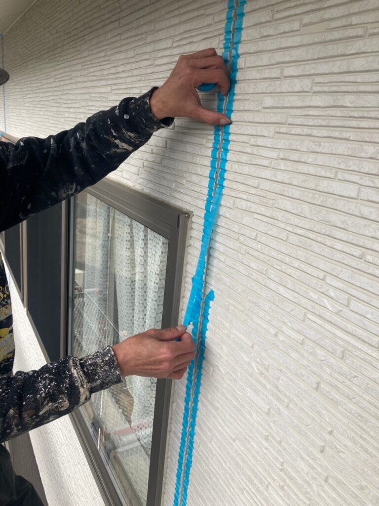 佐賀県鳥栖市 T様邸【住宅塗装】作業工程:コーキング養生 写真4