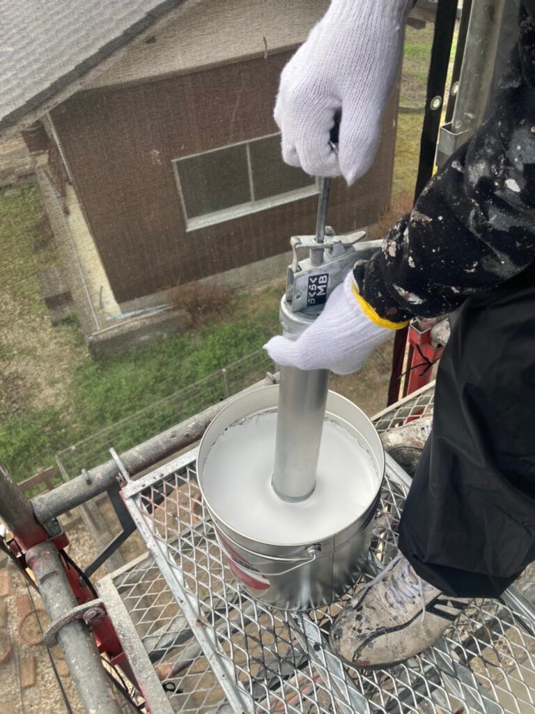 佐賀県鳥栖市 T様邸【住宅塗装】作業工程:コーキング充填作業① 写真6