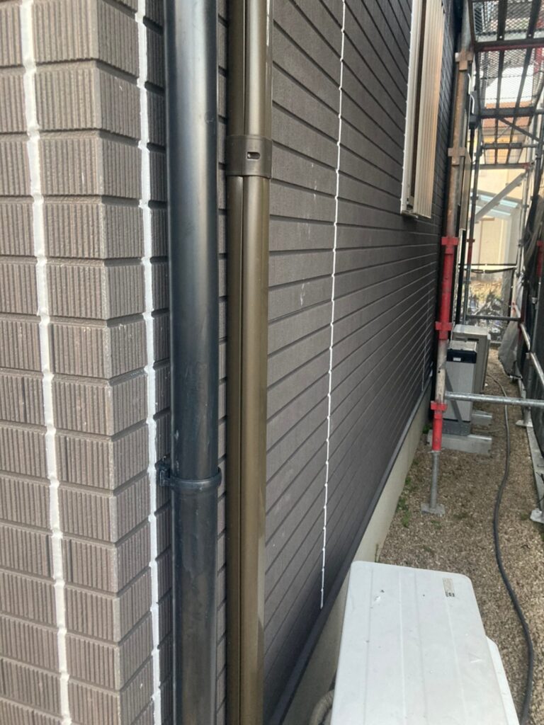 佐賀県鳥栖市 T様邸【住宅塗装】作業工程:コーキング充填作業② 写真10