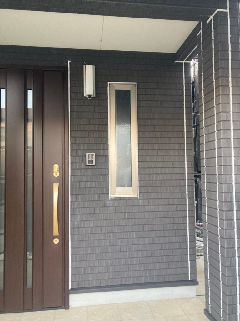 佐賀県鳥栖市 T様邸【住宅塗装】作業工程:コーキング充填作業② 写真13