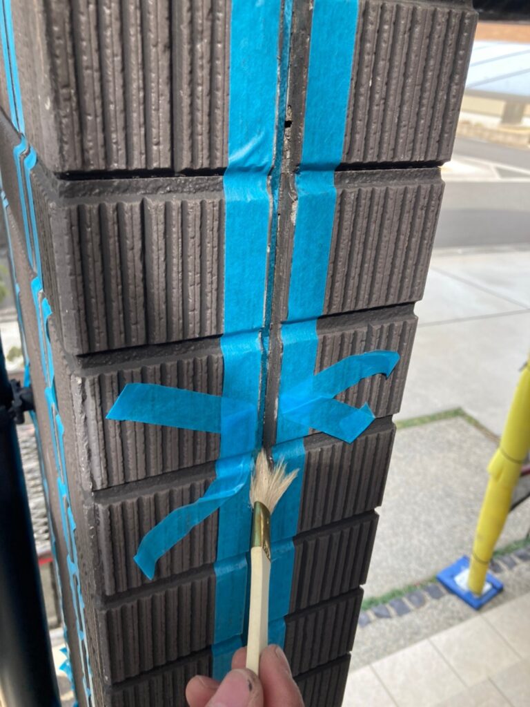 佐賀県鳥栖市 T様邸【住宅塗装】作業工程:コーキング充填作業② 写真2