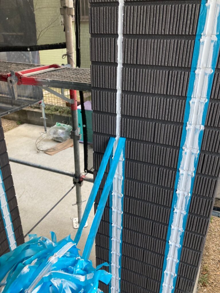 佐賀県鳥栖市 T様邸【住宅塗装】作業工程:コーキング充填作業② 写真8