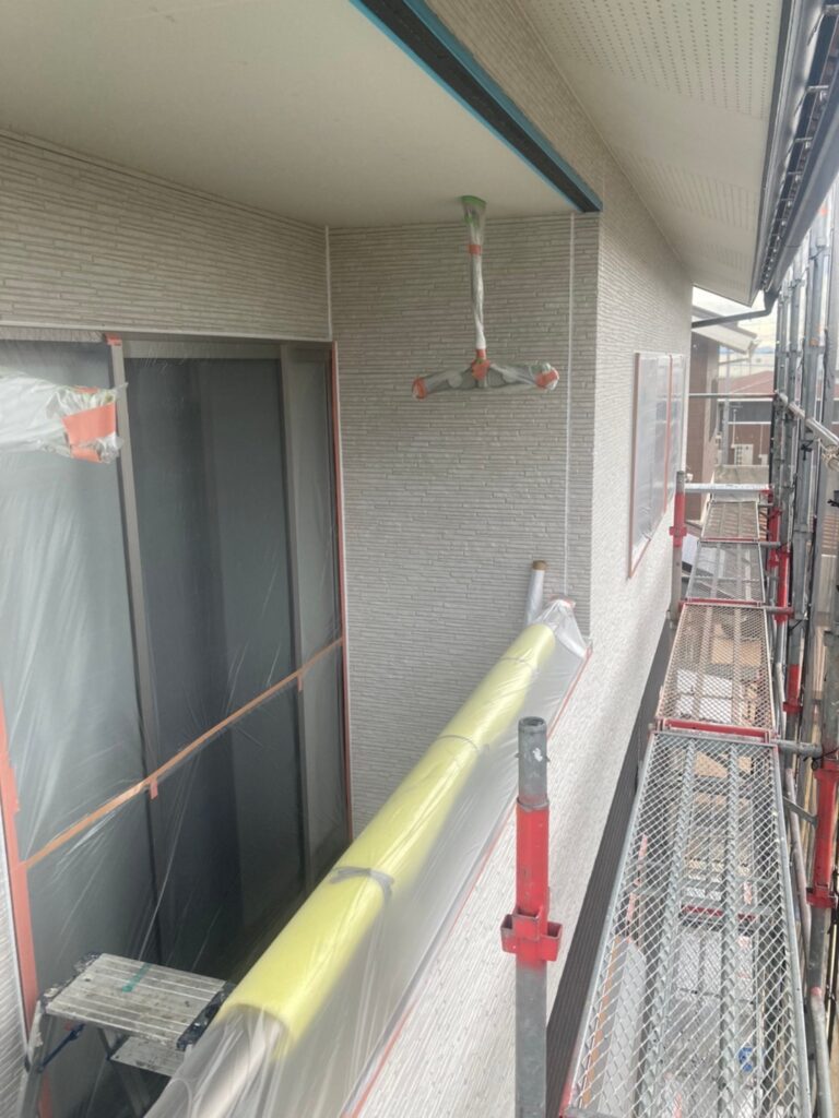 佐賀県鳥栖市 T様邸【住宅塗装】作業工程:各所養生 写真2