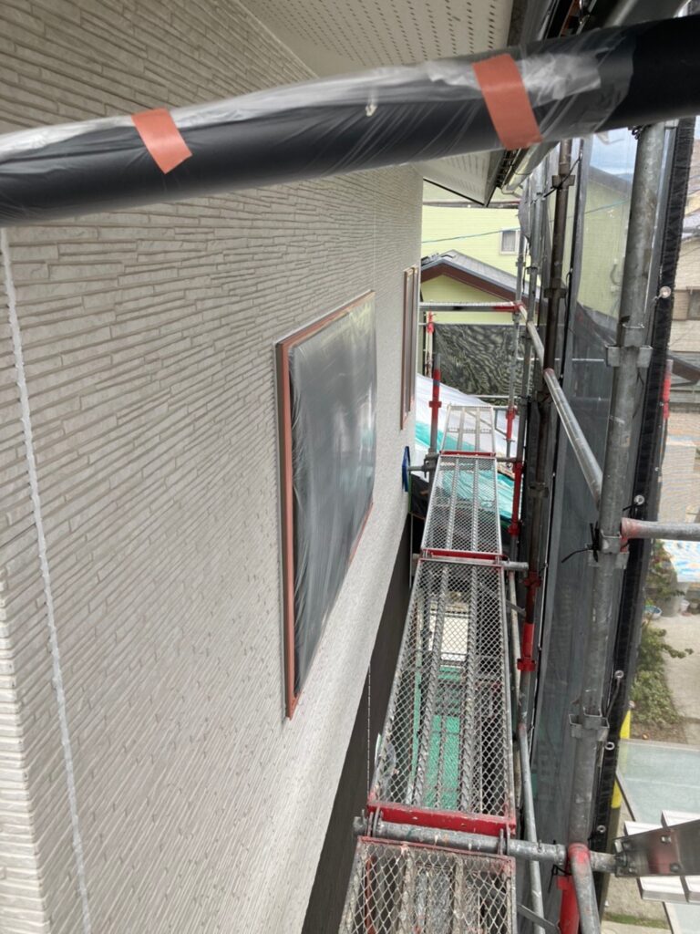 佐賀県鳥栖市 T様邸【住宅塗装】作業工程:各所養生 写真4
