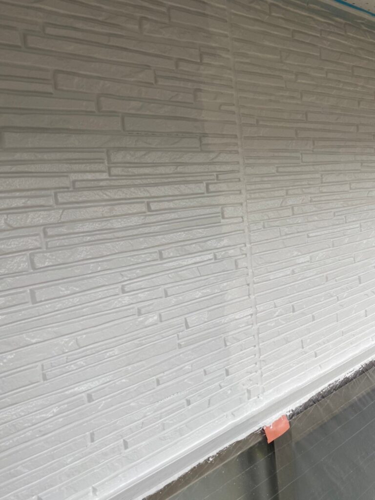 佐賀県鳥栖市 T様邸【住宅塗装】作業工程:外壁塗装・上塗り 写真6