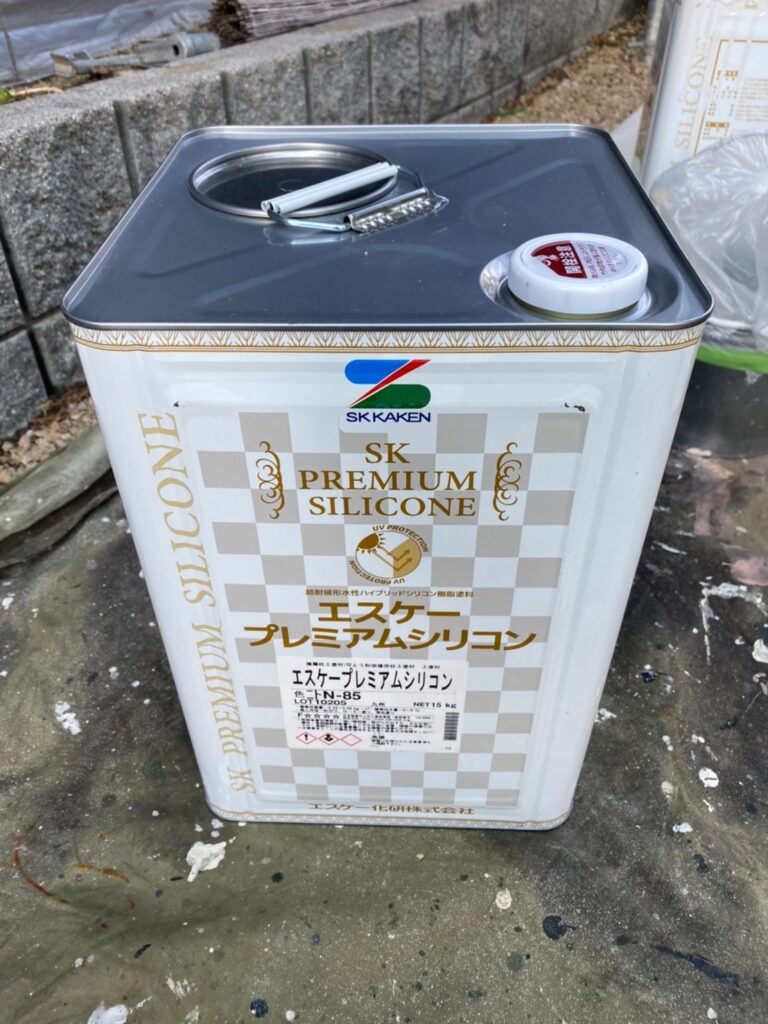 佐賀県鳥栖市 T様邸【住宅塗装】作業工程:外壁塗装・上塗り 写真2