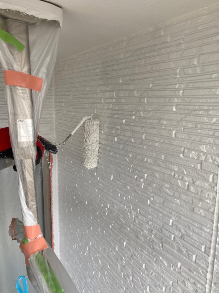 佐賀県鳥栖市 T様邸【住宅塗装】作業工程:外壁塗装・上塗り 写真5