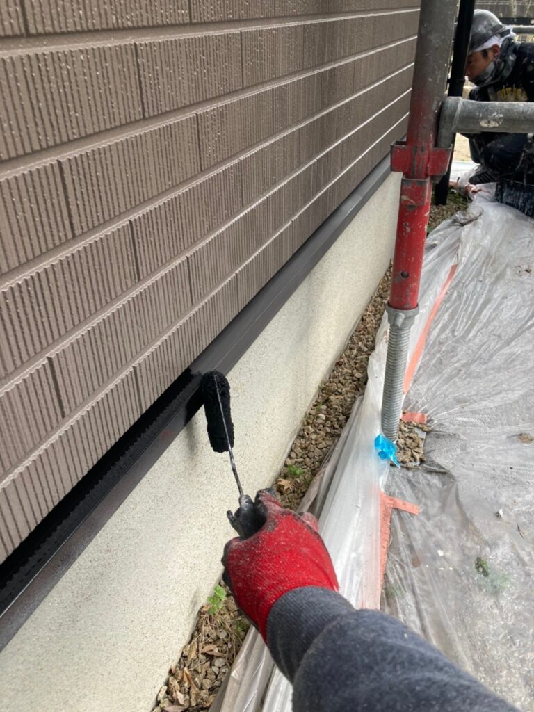 佐賀県鳥栖市 T様邸【住宅塗装】作業工程:付帯塗装2日目 写真1