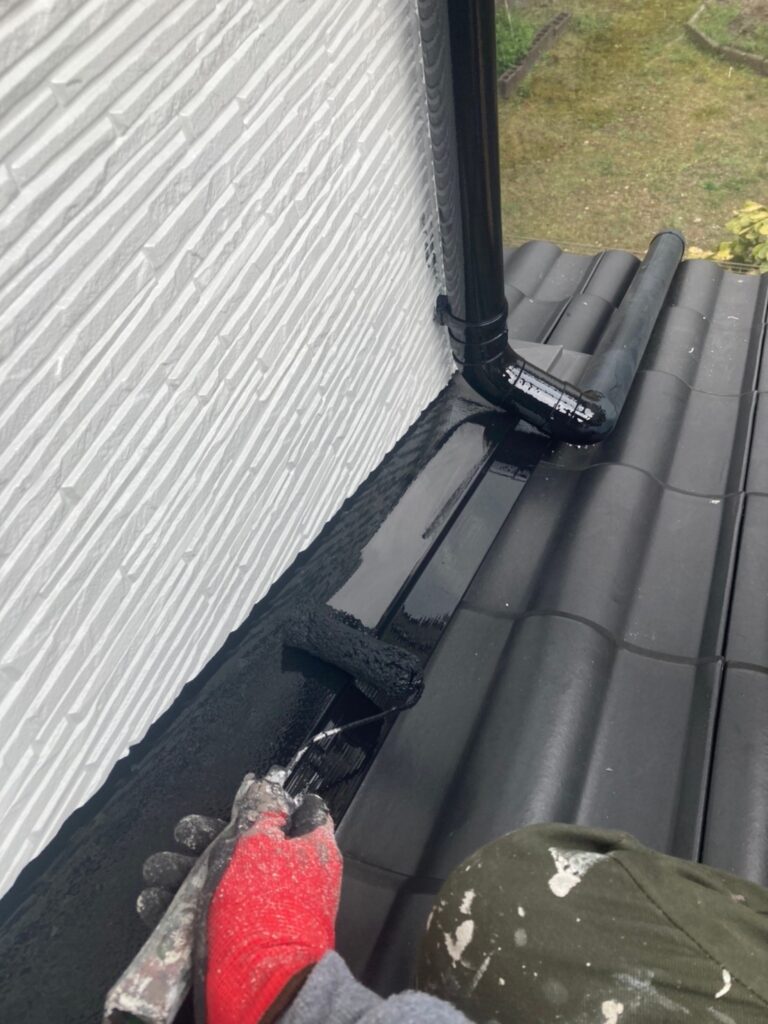 佐賀県鳥栖市 T様邸【住宅塗装】作業工程:付帯塗装2日目 写真2