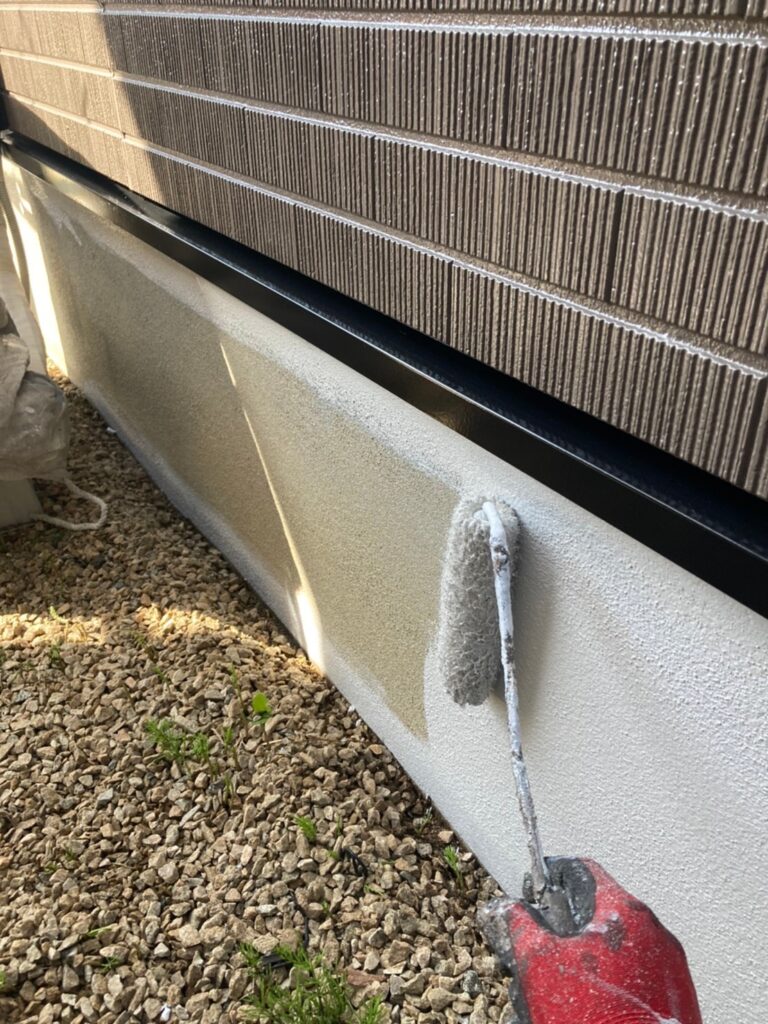 佐賀県鳥栖市 T様邸【住宅塗装】作業工程:基礎巾木塗装など 写真4