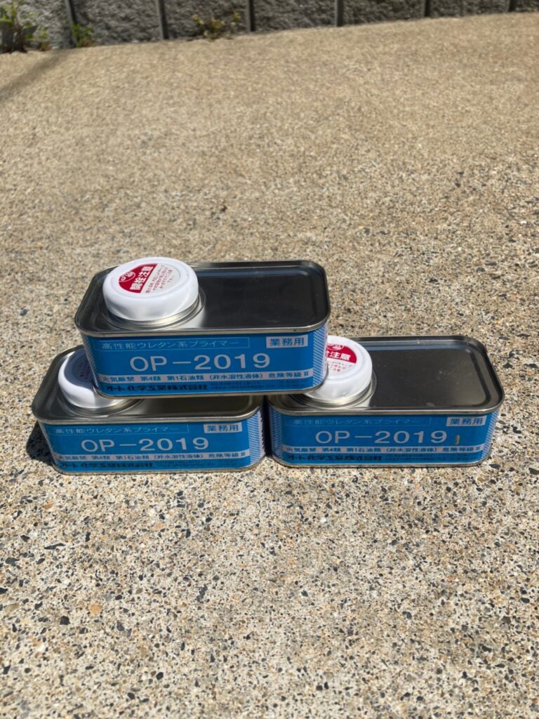 福岡県福岡市 H様邸【住宅塗装】作業工程:コーキング充填作業① 写真1