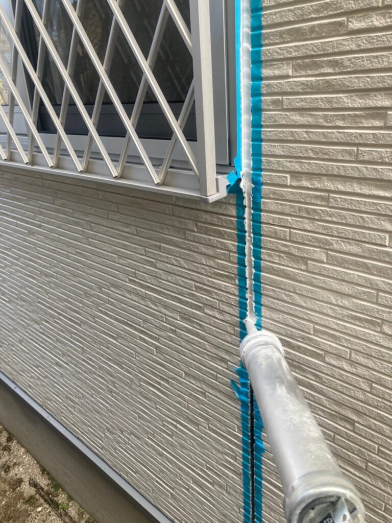 福岡県福岡市 H様邸【住宅塗装】作業工程:コーキング充填作業① 写真7