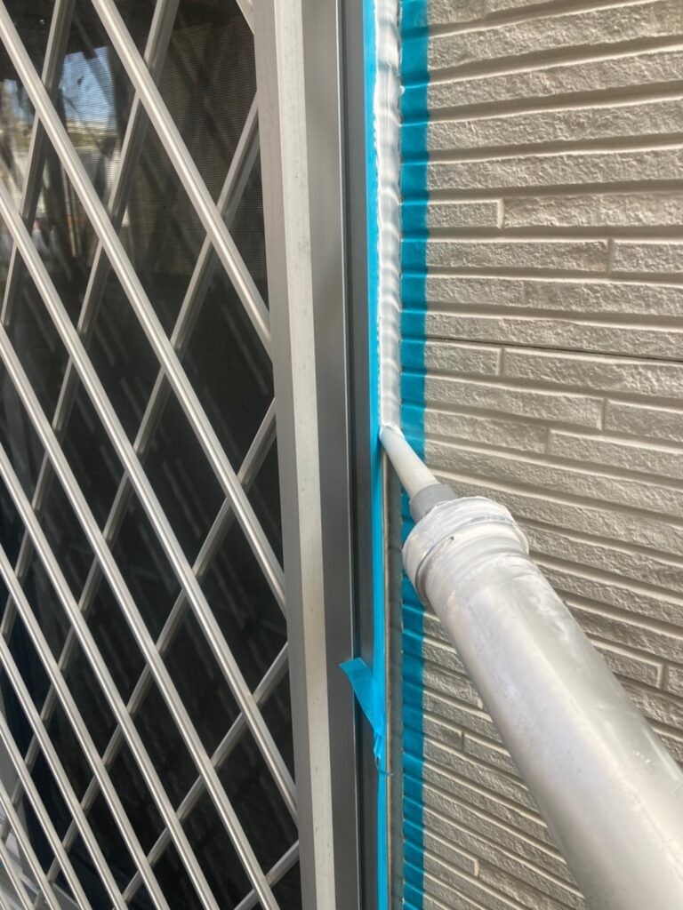 福岡県福岡市 H様邸【住宅塗装】作業工程:コーキング充填作業① 写真5