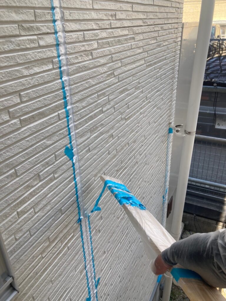 福岡県福岡市 H様邸【住宅塗装】作業工程:コーキング充填作業② 写真7