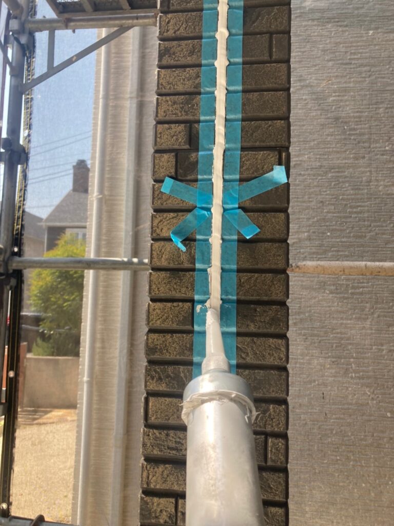 福岡県福岡市 H様邸【住宅塗装】作業工程:コーキング充填作業② 写真2