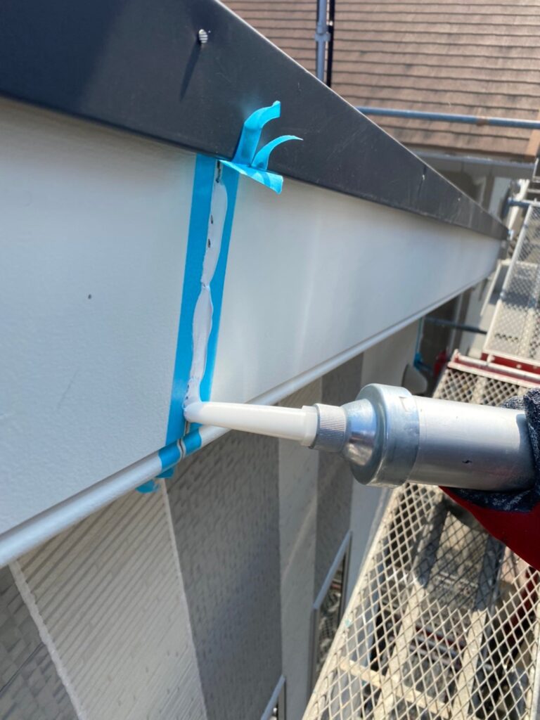 福岡県福岡市 H様邸【住宅塗装】作業工程:コーキング充填作業② 写真3