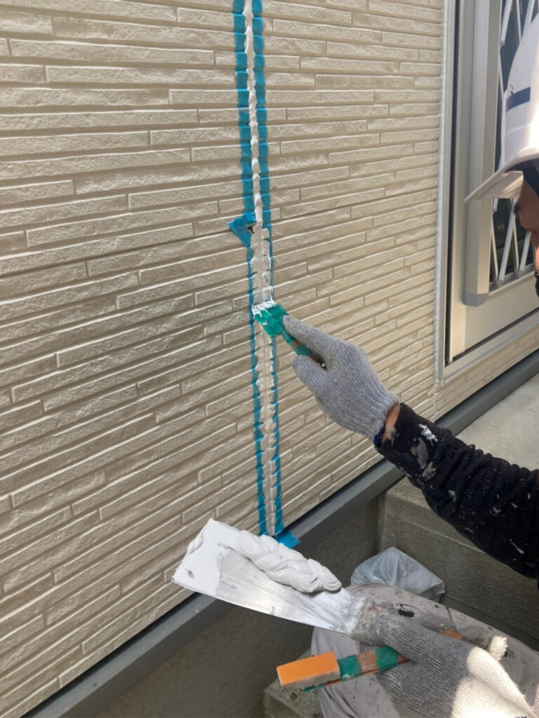 福岡県福岡市 H様邸【住宅塗装】作業工程:コーキング充填作業② 写真6