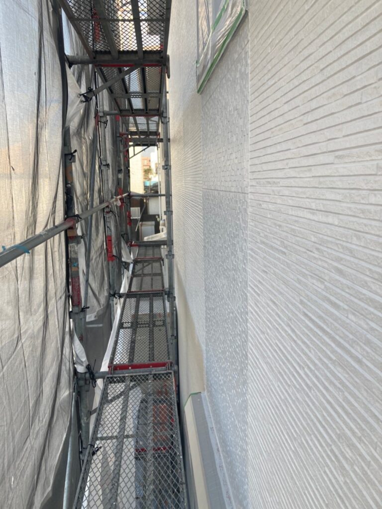 福岡県福岡市 H様邸【住宅塗装】作業工程:軒天塗装・外壁下塗り 写真11