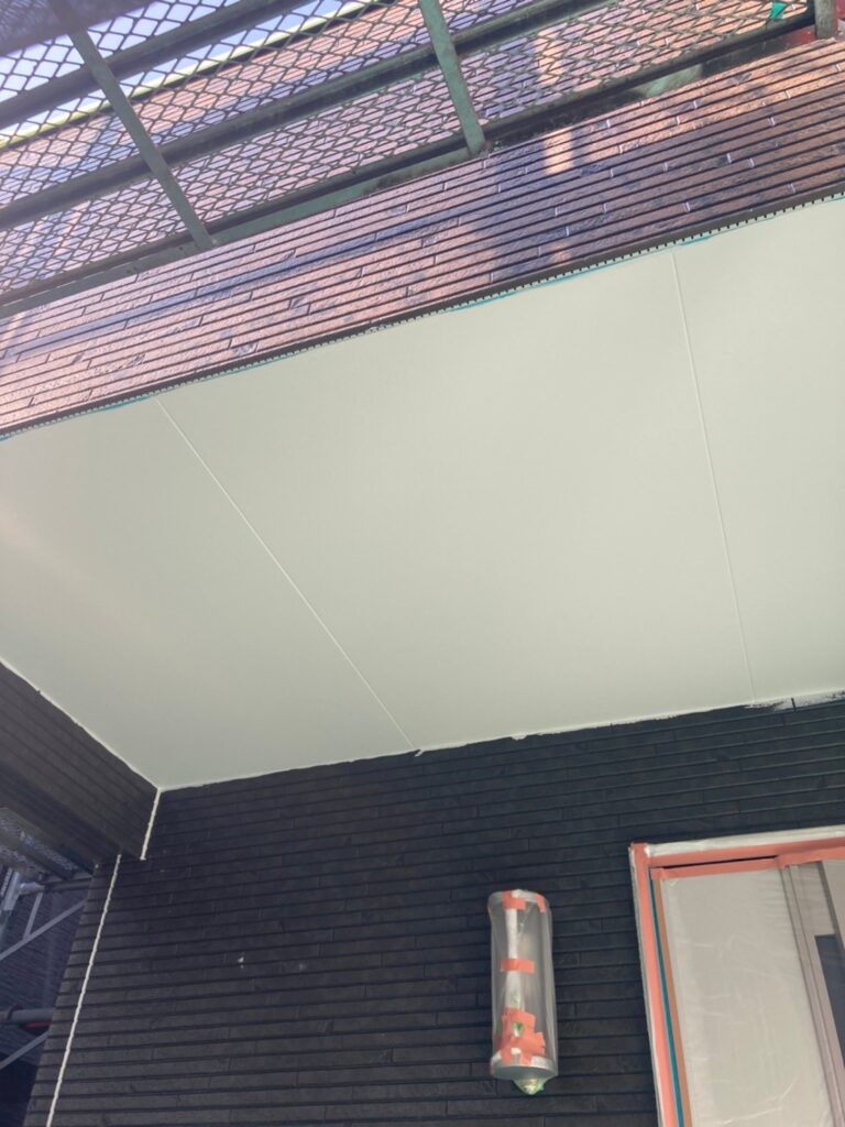 福岡県福岡市 H様邸【住宅塗装】作業工程:軒天塗装・外壁下塗り 写真6