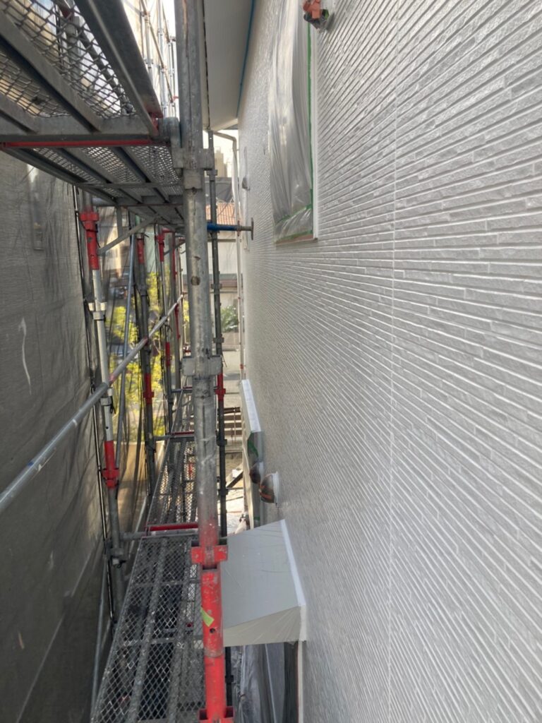 福岡県福岡市 H様邸【住宅塗装】作業工程:外壁塗装・中塗り 写真8