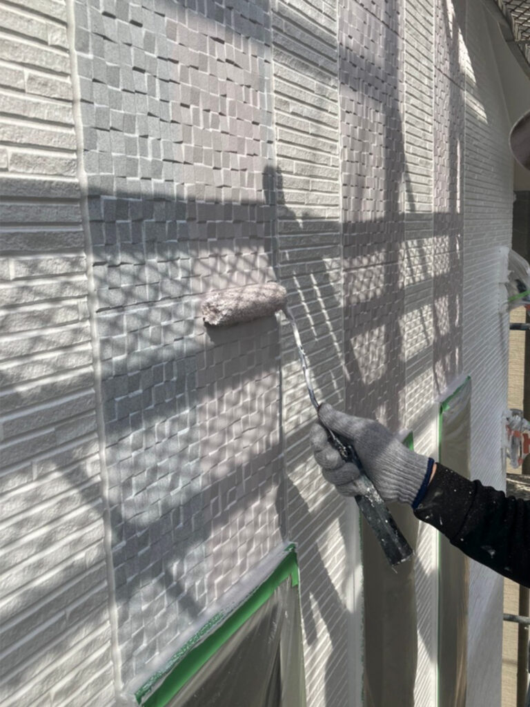 福岡県福岡市 H様邸【住宅塗装】作業工程:外壁塗装・中塗り 写真12