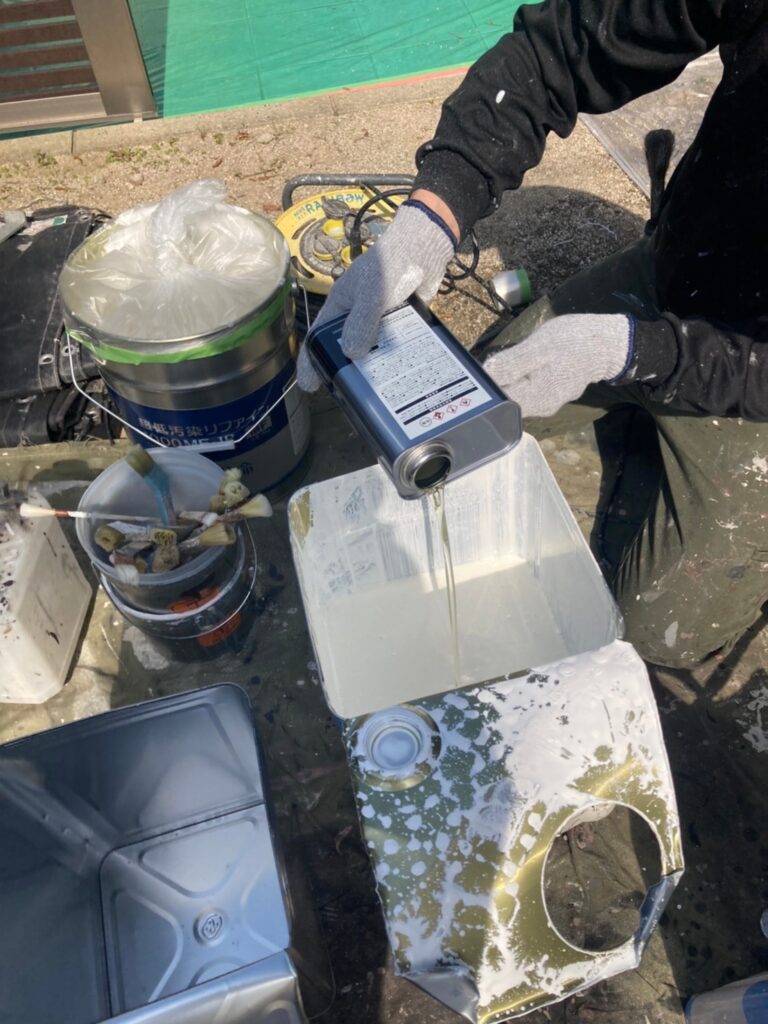 福岡県福岡市 H様邸【住宅塗装】作業工程:外壁塗装・中塗り 写真2