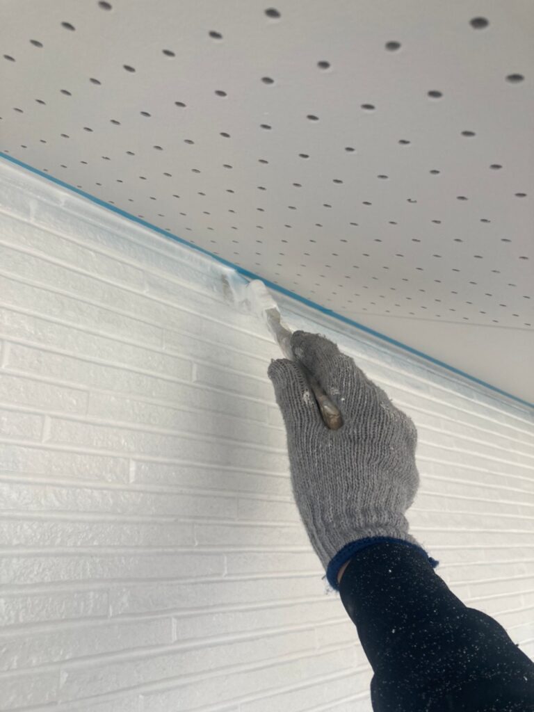 福岡県福岡市 H様邸【住宅塗装】作業工程:外壁上塗り・屋根下塗り 写真7