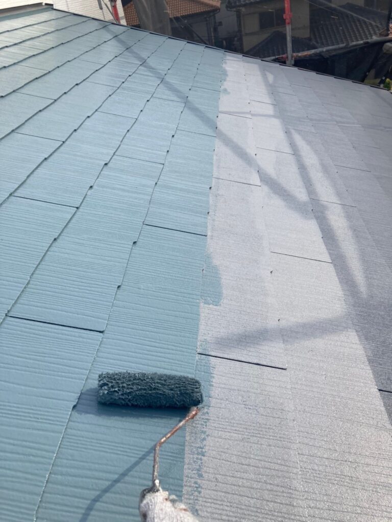 福岡県福岡市 H様邸【住宅塗装】作業工程:屋根塗装(中・上塗り) 写真2