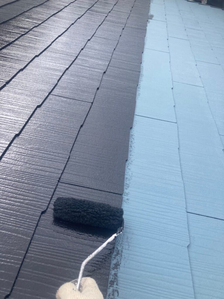 福岡県福岡市 H様邸【住宅塗装】作業工程:屋根塗装(中・上塗り) 写真3