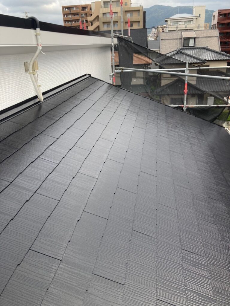 福岡県福岡市 H様邸【住宅塗装】作業工程:屋根塗装(中・上塗り) 写真6