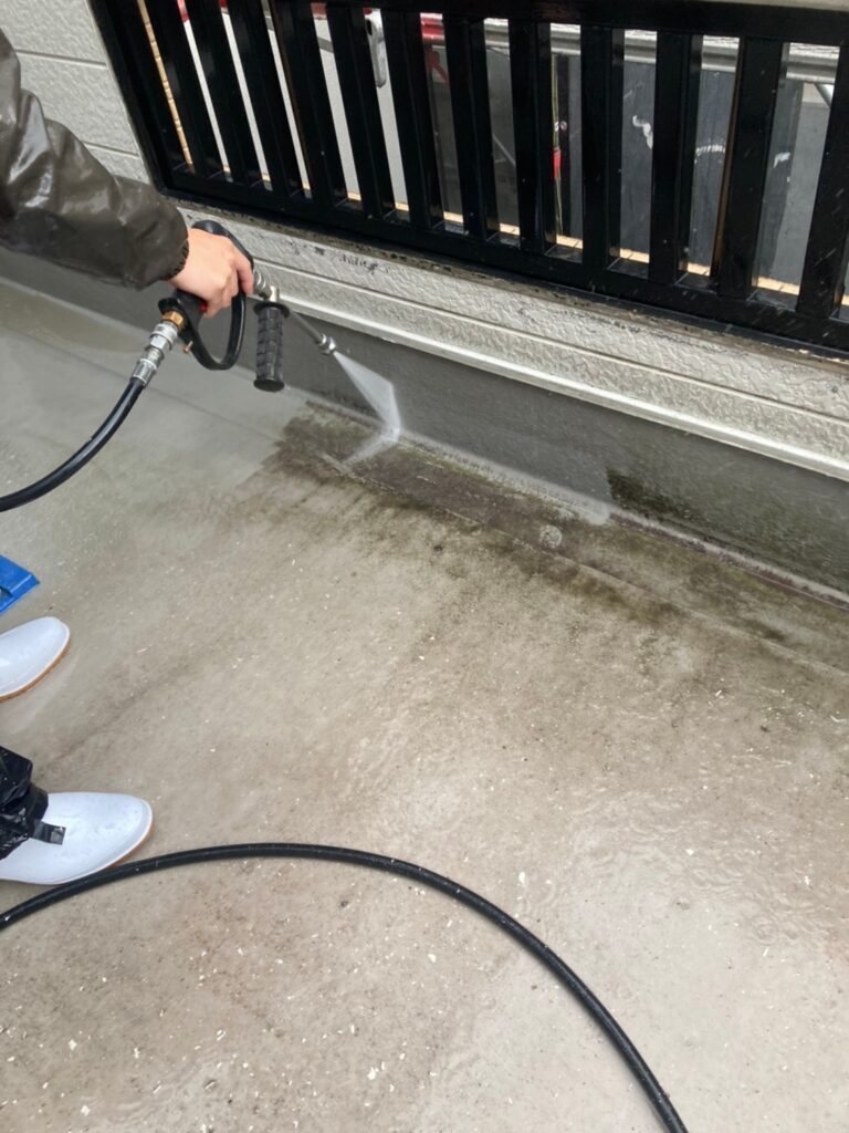 福岡県福岡市 K様邸【住宅塗装】作業工程:高圧洗浄 写真4