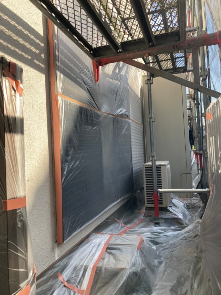 福岡県福岡市 K様邸【住宅塗装】作業工程:外壁目地処理と各所養生 写真6