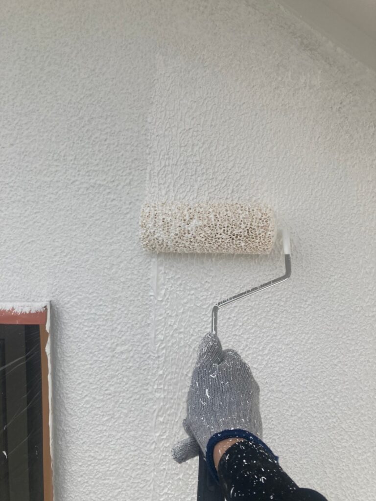 福岡県福岡市 K様邸【住宅塗装】作業工程:外壁下塗り(マスチック工法) 写真8