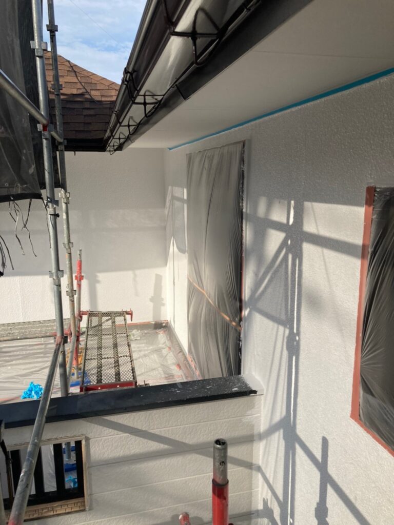 福岡県福岡市 K様邸【住宅塗装】作業工程:外壁の中塗りと上塗り 写真9