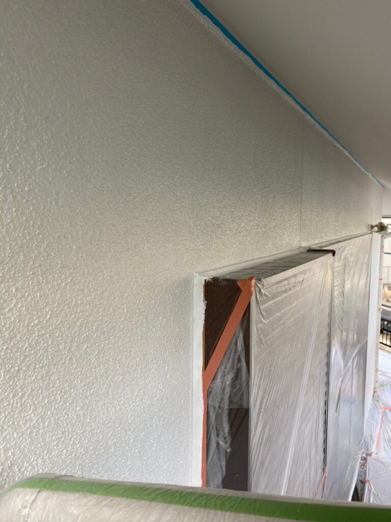 福岡県福岡市 K様邸【住宅塗装】作業工程:外壁の中塗りと上塗り 写真3