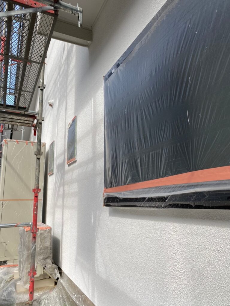 福岡県福岡市 K様邸【住宅塗装】作業工程:外壁の中塗りと上塗り 写真4