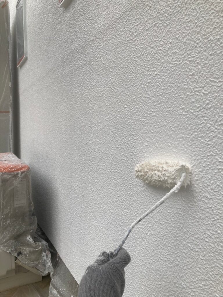 福岡県福岡市 K様邸【住宅塗装】作業工程:外壁の中塗りと上塗り 写真5