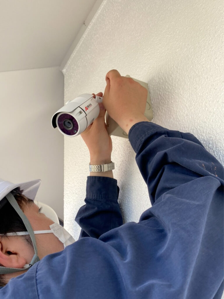 福岡県福岡市 K様邸【住宅塗装】作業工程:木製扉塗装と防犯カメラ取付 写真11