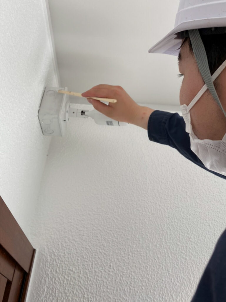 福岡県福岡市 K様邸【住宅塗装】作業工程:木製扉塗装と防犯カメラ取付 写真12