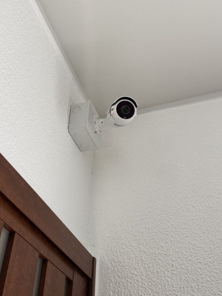 福岡県福岡市 K様邸【住宅塗装】作業工程:木製扉塗装と防犯カメラ取付 写真13