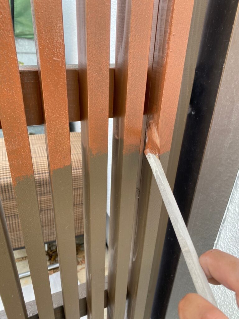 福岡県福岡市 K様邸【住宅塗装】作業工程:木製扉塗装と防犯カメラ取付 写真2