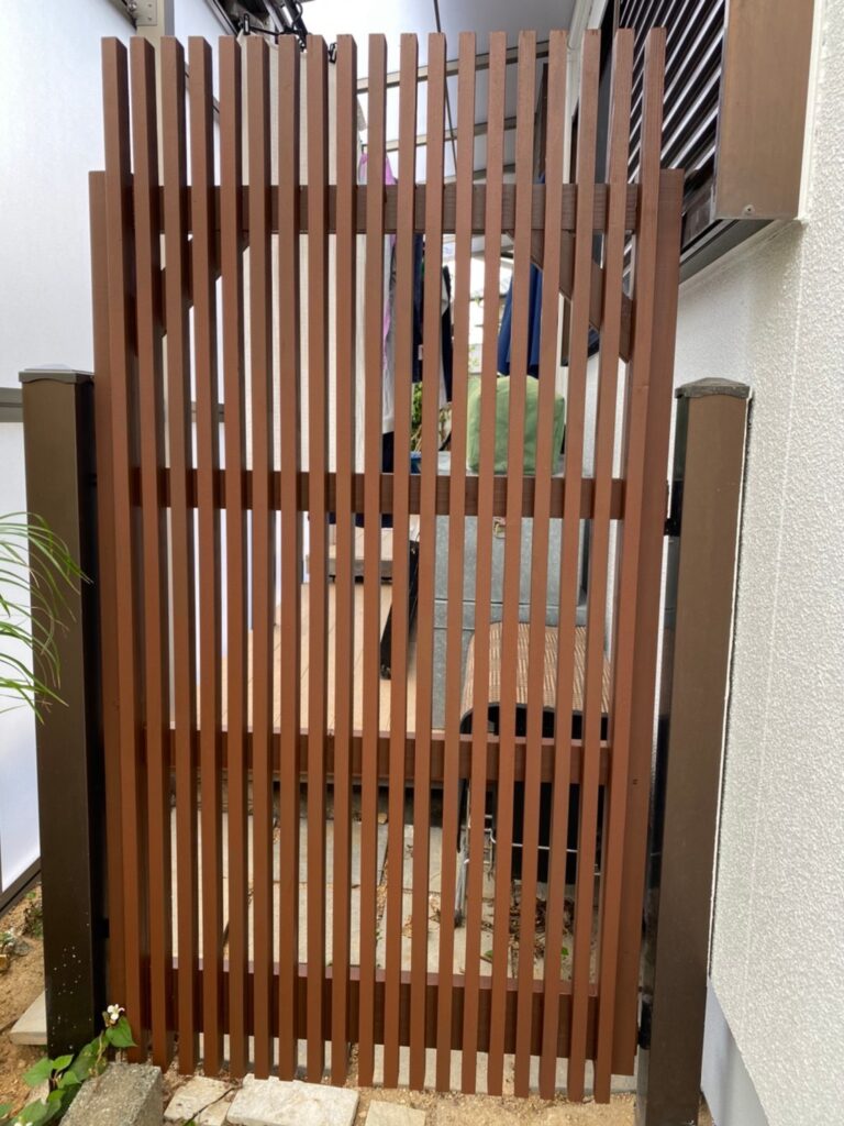 福岡県福岡市 K様邸【住宅塗装】作業工程:木製扉塗装と防犯カメラ取付 写真6