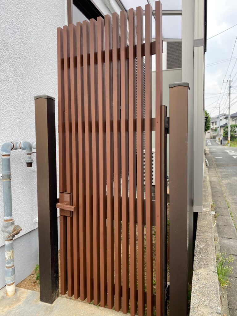 福岡県福岡市 K様邸【住宅塗装】作業工程:木製扉塗装と防犯カメラ取付 写真7