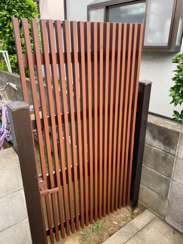 福岡県福岡市 K様邸【住宅塗装】作業工程:木製扉塗装と防犯カメラ取付 写真8